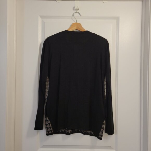 Vintage Soft La Madona Houndstooth Cardigan with Buttons and Side Pockets - Picture 4 of 5